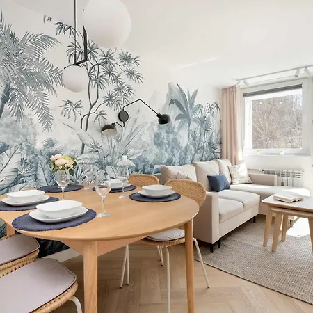 Appartement Przytulny Z Dwiema Sypialniami I Balkonem W Gdyni By Renters