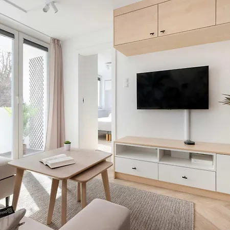 Appartement Przytulny Z Dwiema Sypialniami I Balkonem W Gdyni By Renters *