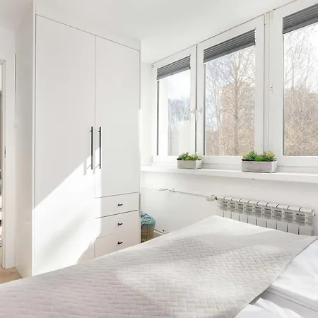 Appartement Przytulny Z Dwiema Sypialniami I Balkonem W Gdyni By Renters