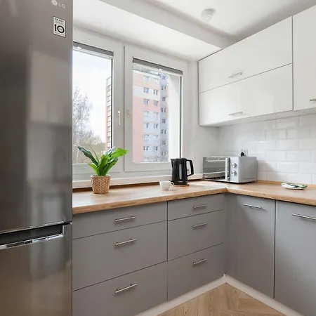 Przytulny Z Dwiema Sypialniami I Balkonem W Gdyni By Renters Appartement