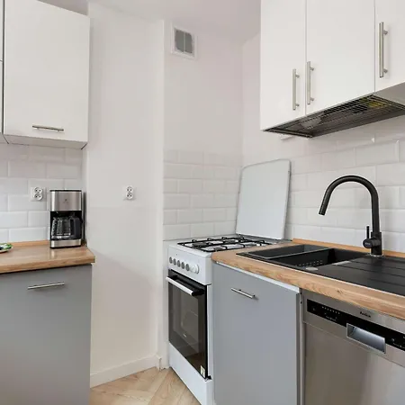 Appartement Przytulny Z Dwiema Sypialniami I Balkonem W Gdyni By Renters