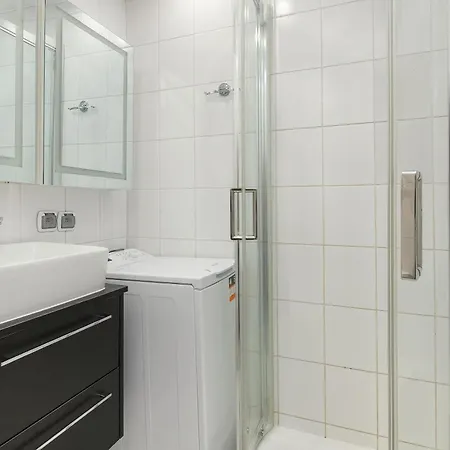 Przytulny Z Dwiema Sypialniami I Balkonem W Gdyni By Renters Гдыня